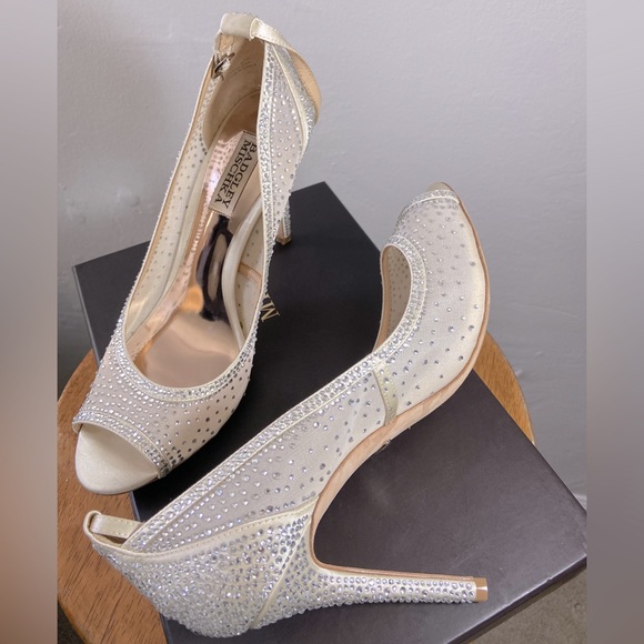 BADGLEY MISCHKA Jewel Satin Ankle Pump - Picture 4 of 8